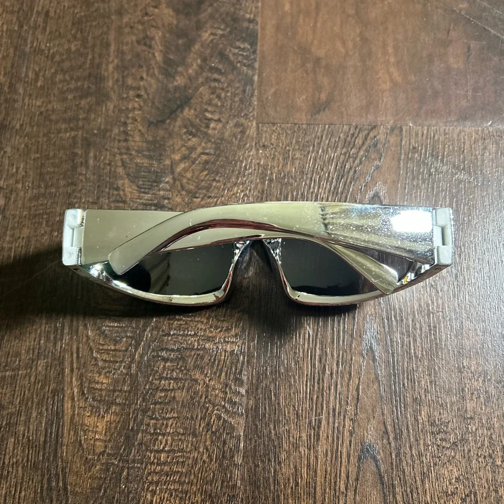 Silver Frame Polarized Sunglasses - Gray Lenses